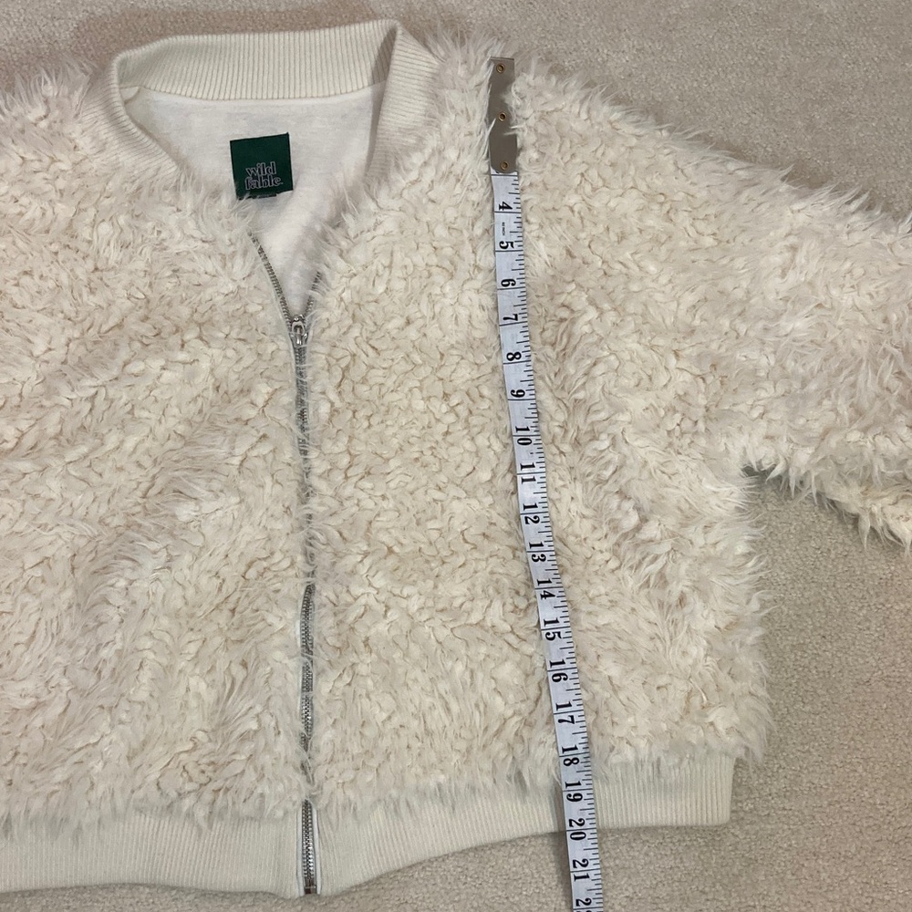 Women's Cream Faux Fur Zip-Front Jacket - Picture 12 of 13